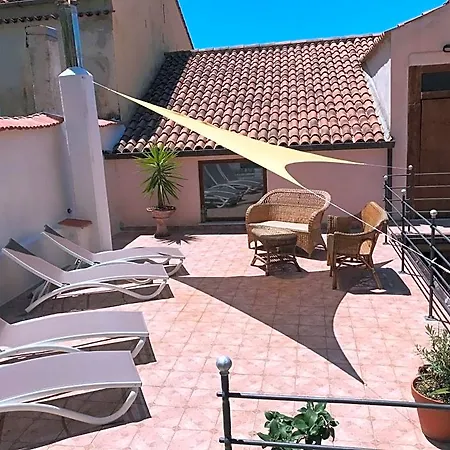 Reginelena Bed & Breakfast 4*